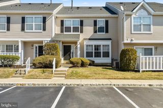 2903 SAXONY DR, Mount Laurel, NJ 08054