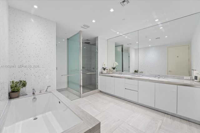 16901 Collins Avenue 2503, Sunny Isles Beach, FL 33160