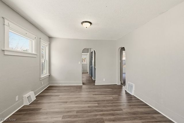 1581 Hillside Terrace, Akron, OH 44305