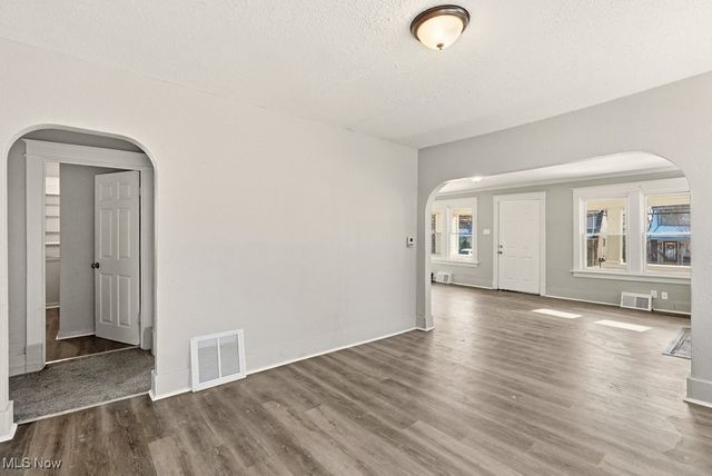 1581 Hillside Terrace, Akron, OH 44305