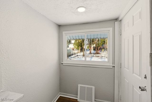 1581 Hillside Terrace, Akron, OH 44305