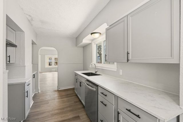 1581 Hillside Terrace, Akron, OH 44305