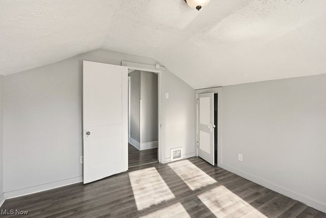 1581 Hillside Terrace, Akron, OH 44305