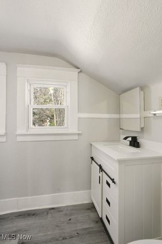 1581 Hillside Terrace, Akron, OH 44305