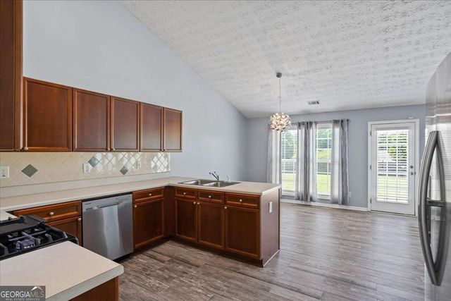 2615 Snowcrest Place, Bethlehem, GA 30620