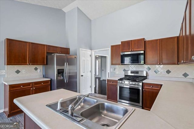 2615 Snowcrest Place, Bethlehem, GA 30620