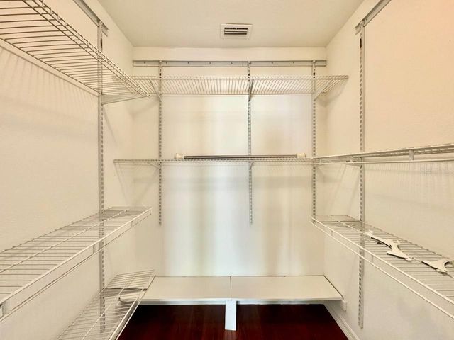 809 W HIAWATHA STREET, Tampa, FL 33604