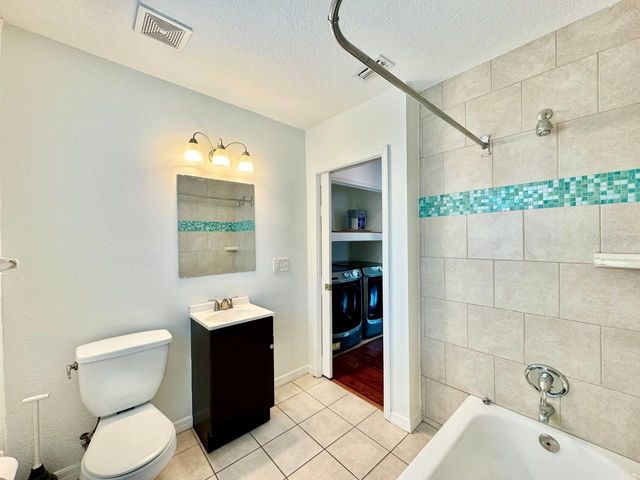 809 W HIAWATHA STREET, Tampa, FL 33604