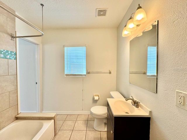 809 W HIAWATHA STREET, Tampa, FL 33604