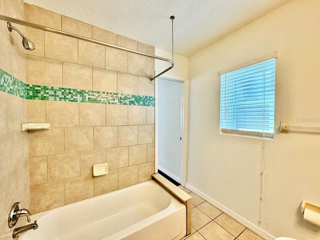 809 W HIAWATHA STREET, Tampa, FL 33604