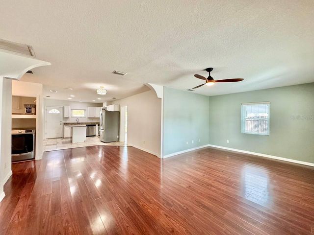 809 W HIAWATHA STREET, Tampa, FL 33604