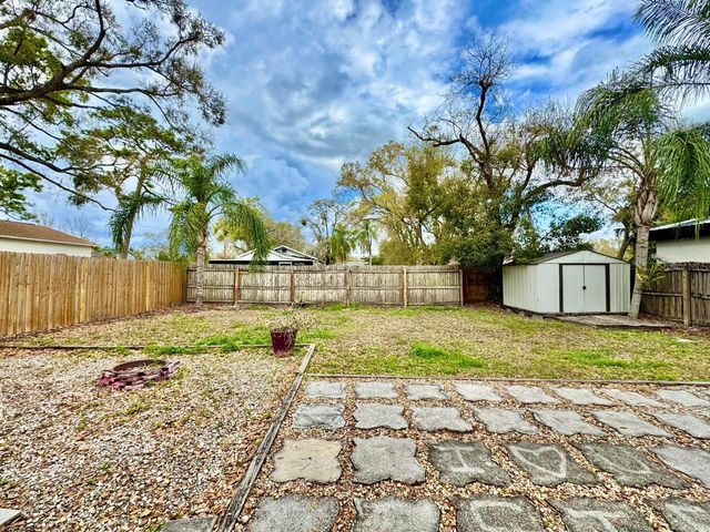 809 W HIAWATHA STREET, Tampa, FL 33604