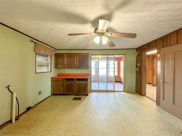 17263 Airport Rd, Conneaut Twp, PA 16424