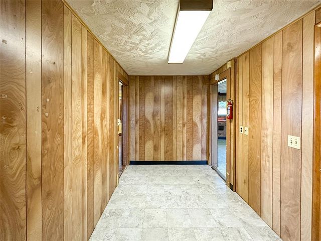 17263 Airport Rd, Conneaut Twp, PA 16424