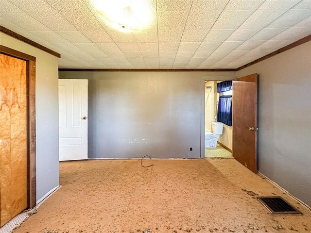 17263 Airport Rd, Conneaut Twp, PA 16424