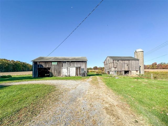 17263 Airport Rd, Conneaut Twp, PA 16424