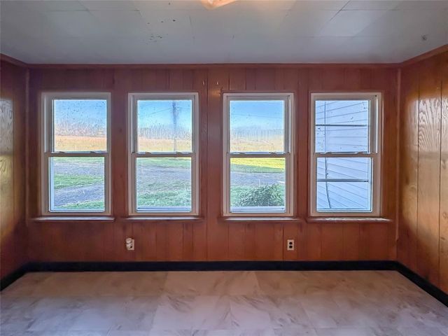 17263 Airport Rd, Conneaut Twp, PA 16424