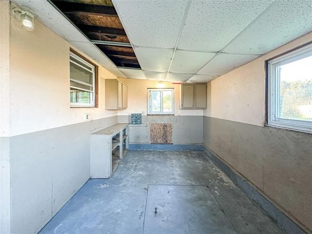 17263 Airport Rd, Conneaut Twp, PA 16424