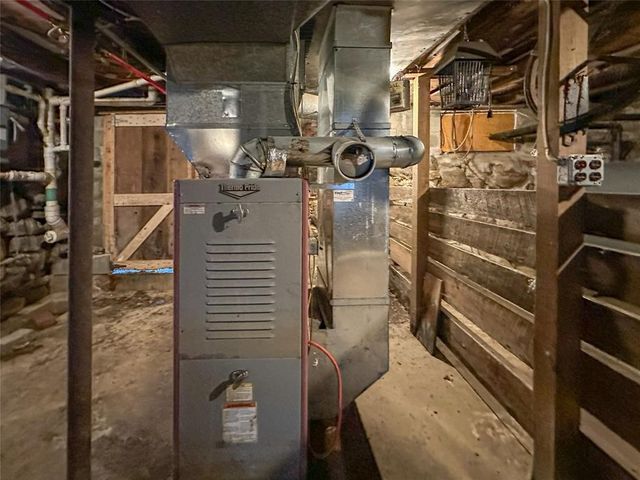 17263 Airport Rd, Conneaut Twp, PA 16424