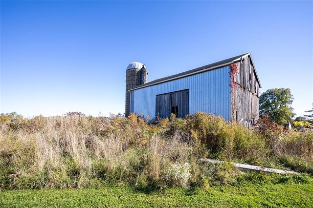 17263 Airport Rd, Conneaut Twp, PA 16424