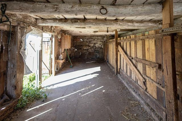 17263 Airport Rd, Conneaut Twp, PA 16424