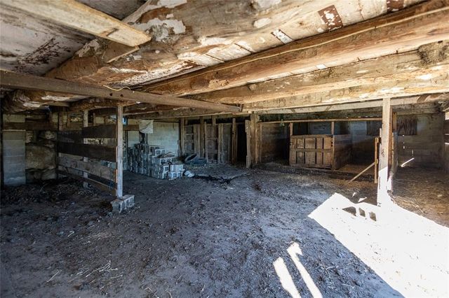 17263 Airport Rd, Conneaut Twp, PA 16424