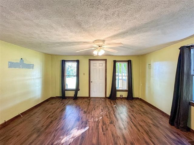 17263 Airport Rd, Conneaut Twp, PA 16424