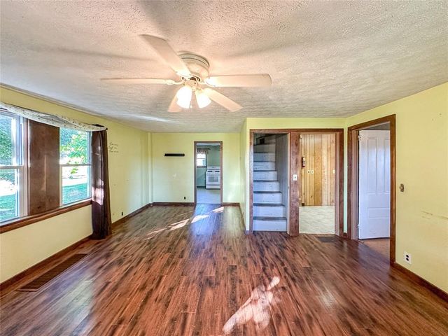 17263 Airport Rd, Conneaut Twp, PA 16424