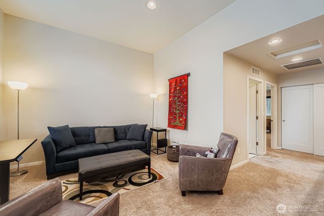 13530 NE 128th Place, Kirkland, WA 98034