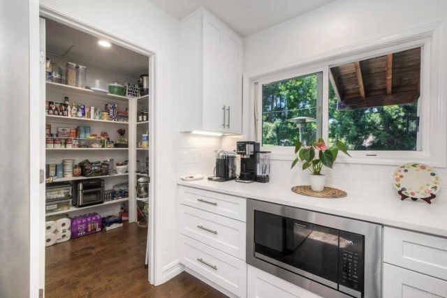 1143 Cypress Dr, Vista, CA 92084
