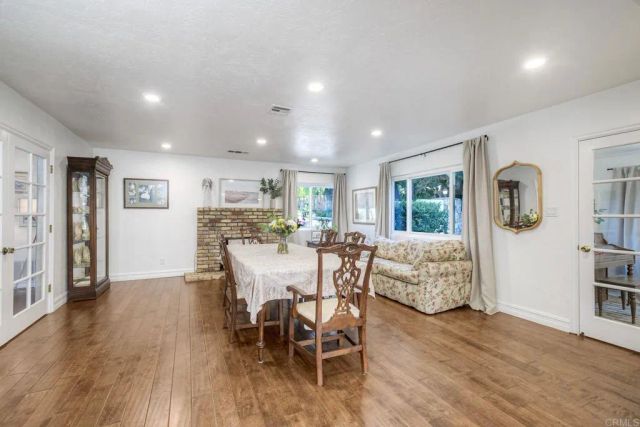 1143 Cypress Dr, Vista, CA 92084