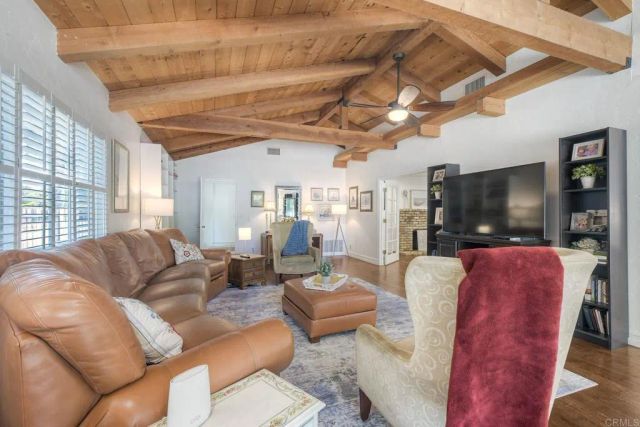 1143 Cypress Dr, Vista, CA 92084