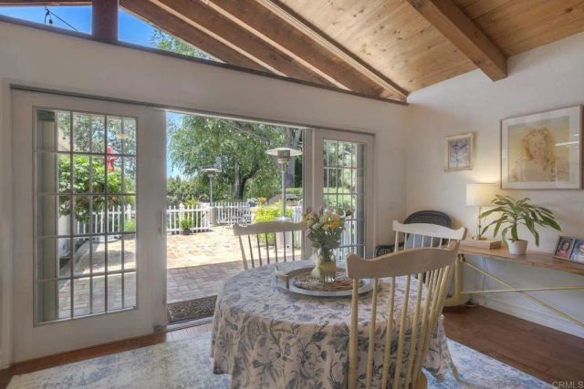 1143 Cypress Dr, Vista, CA 92084