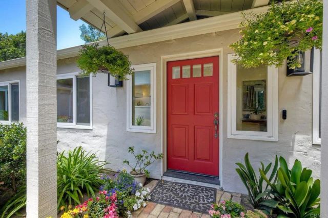 1143 Cypress Dr, Vista, CA 92084