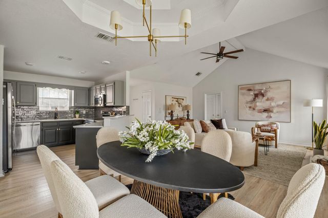 1319 Summerwood DR, New Braunfels, TX 78130