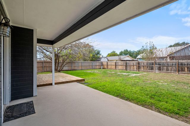 1319 Summerwood DR, New Braunfels, TX 78130