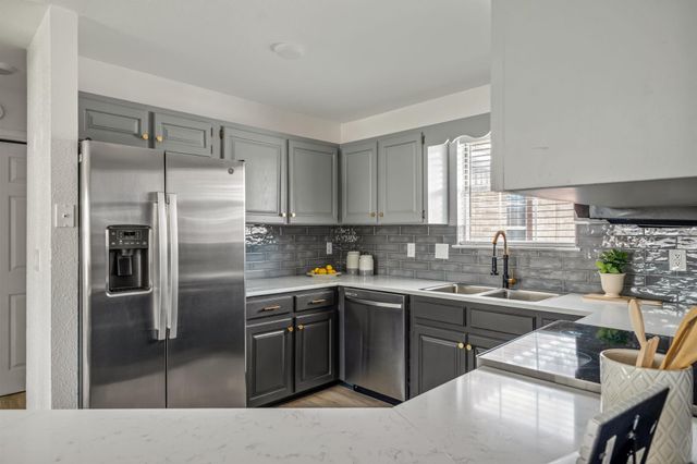 1319 Summerwood DR, New Braunfels, TX 78130