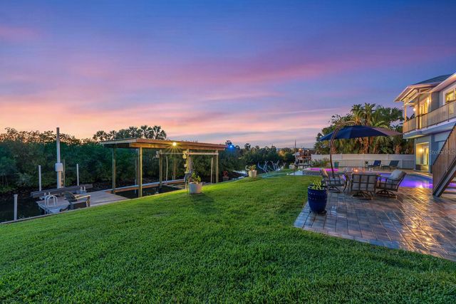 9425 OAK STREET, Riverview, FL 33578