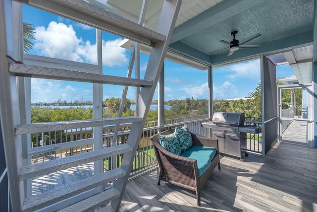 9425 OAK STREET, Riverview, FL 33578