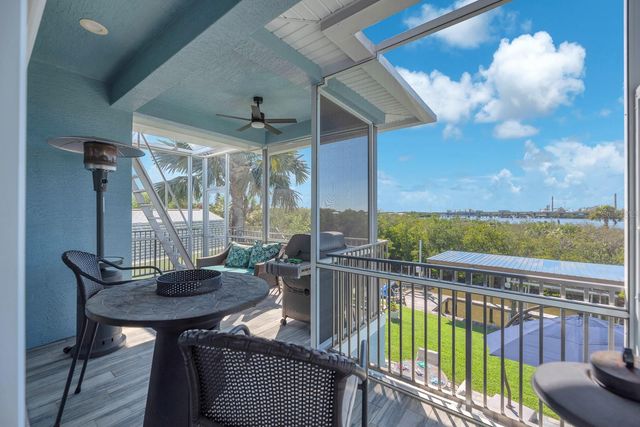 9425 OAK STREET, Riverview, FL 33578