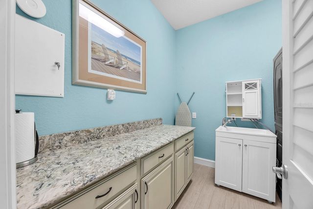 9425 OAK STREET, Riverview, FL 33578