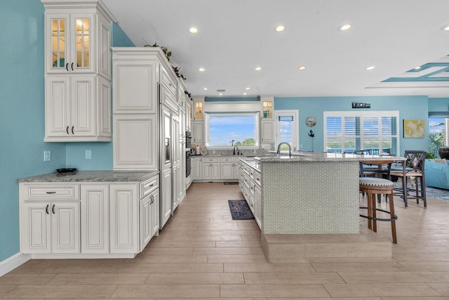 9425 OAK STREET, Riverview, FL 33578