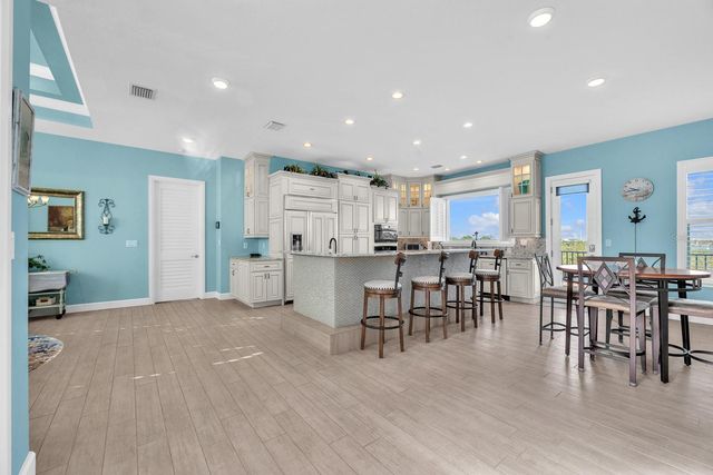 9425 OAK STREET, Riverview, FL 33578