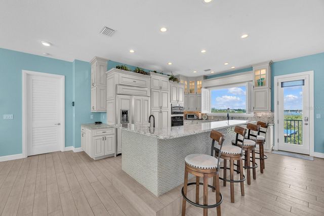 9425 OAK STREET, Riverview, FL 33578