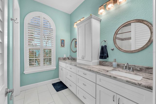 9425 OAK STREET, Riverview, FL 33578