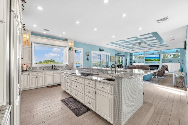 9425 OAK STREET, Riverview, FL 33578