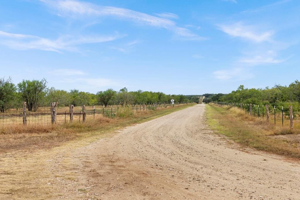 7&8 CR 171, Nixon, TX 78140