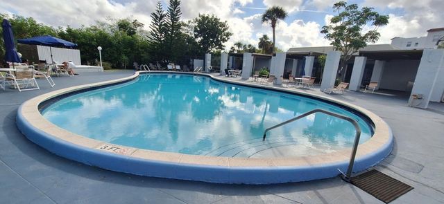 2860 Somerset Drive 202, Lauderdale Lakes, FL 33311