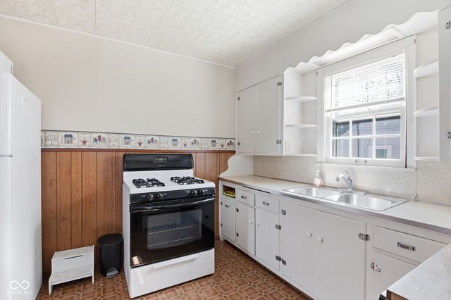 127 Nursery Road, Anderson, IN 46012