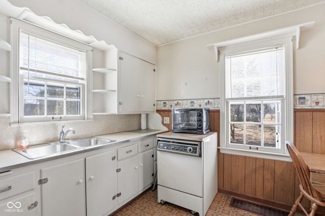 127 Nursery Road, Anderson, IN 46012